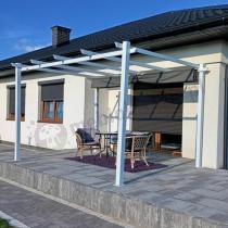 Aranżacja: Biała Aluminiowa pergola z zasłonami na taras Kirn 3x4 - Grey White