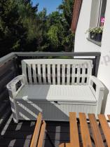 Aranżacja: Biała ławka na balkon ze schowkiem do przechowywania Keter Patio Bench
