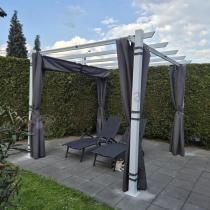 Aranżacja: Biała pergola na taras z zasłonami Kirn 3x3 - Grey White - 2025