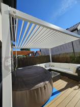 Aranżacja: Biała wolnostojąca pergola tarasowa 3x4 aluminiowa Mirador Deluxe