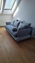 Aranżacja: Błękitna sofa kanapa rozkładana na drewnianych nóżkach Monte 242x110 cm Solar 70