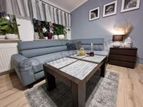 Aranżacja: Błękitny narożnik do salonu w stylu minimalistycznym Livio 249x184 cm Evolution 13 ice blue prawy