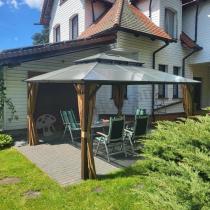 Aranżacja: Brązowa nowoczesna altana ogrodowa dach poiliwęglan Havero 3,5x4 - Woodlook