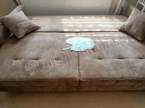 Aranżacja: Brązowa sztruksowa sofa Aris 214x104cm