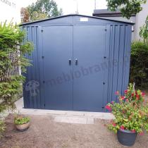 Aranżacja: Domek ogrodowy z grubszej blachy Hartt Plus 240x300x205cm - drzwi na zawiasach - Antracyt A16