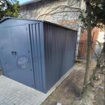 Aranżacja: Domek ogrodowy z grubszej blachy Hartt Plus 240x300x205cm - drzwi na zawiasach - Antracyt A16