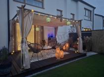 Aranżacja: Drewnopodobna pergola ogrodowa 3x4 Niro z zasłonami - Cream Wood
