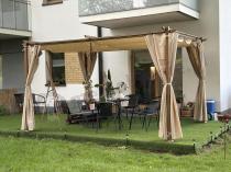 Aranżacja: Drewnopodobna pergola ogrodowa 3x4 Niro z zasłonami - Cream Wood