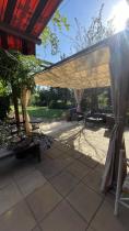 Aranżacja: Drewnopodobna pergola ogrodowa 4x4 Niro z zasłonami - Cream Wood