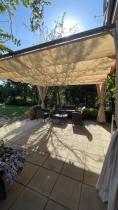 Aranżacja: Drewnopodobna pergola ogrodowa 4x4 Niro z zasłonami - Cream Wood