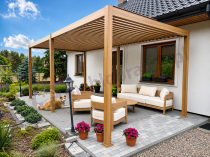 Aranżacja: Drewnopodobna pergola tarasowa 3x6 z oświetleniem zasłonami i moskitierami Nefir 2.0 - Woodlook