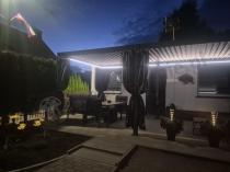 Aranżacja: Duża pergola lamelowa na taras z zasłonami, moskitierami i LED 3x6 Nefir 2.0 - Antracite, Gartwerk