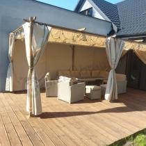 Aranżacja: Duża pergola ogrodowa 3x5,5 Niro Woodlook z zasłonami - Cream Wood