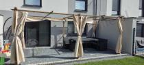 Aranżacja: Duża pergola ogrodowa 3x5,5 Niro Woodlook z zasłonami - Cream Wood