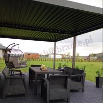 Aranżacja: Duża pergola ogrodowa metalowa 4x6 lamelowa Nefir 2.0 Antracyt + zasłony i moskitiera, Gartwerk