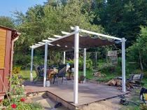 Aranżacja: Duża pergola tarasowa wolnostojąca Kirn 3x5,5 Biała z szarym dachem