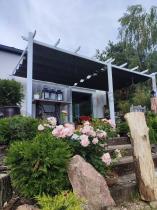 Aranżacja: Duża pergola tarasowa wolnostojąca Kirn 3x6 Biała z szarym dachem