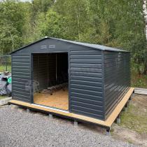 Aranżacja: Duży domek narzędziowy do ogrodu z metalu Agger 340x386cm – Antracyt