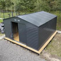 Aranżacja: Duży domek narzędziowy do ogrodu z metalu Agger 340x386cm – Antracyt
