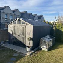 Aranżacja: Duży domek ogrodowy Keter Stronghold 10x15 Grey (13,8m2)