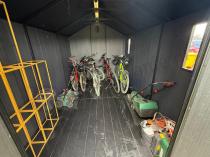 Aranżacja: Duży domek ogrodowy z podłogą Edenvel 240x368 cm Grafitowy (8,8m2)