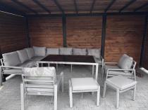 Aranżacja: Duży narożnik na taras ze stołem obiadowym fotelami i pufami Sodor Corner XXL - Silver