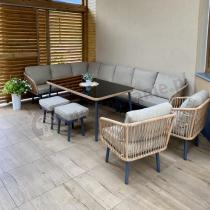 Aranżacja: Duży nowoczesny kremowy narożnik tarasowy z wysokim stołem, fotelami i pufami Postigo Corner XXL Nature