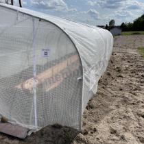 Aranżacja: Duży tunel foliowy metalowy 3x9m z drzwiami Jasmin – biała siatka wzmacniająca