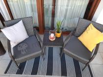 Aranżacja: Dwa fotele i stolik na balkon Morrone Duo Anthracite