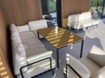 Aranżacja: Eleganckie beżowe meble na taras z 8 modułow ze stolikim Salve Beige 6 Comfort