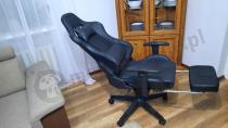 Aranżacja: Ergonomiczne krzesło gamingowe z podnóżkiem Renton czarne