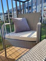 Aranżacja: Fotele i stolik na niewielki balkon Morrone Duo Grey & Ivory