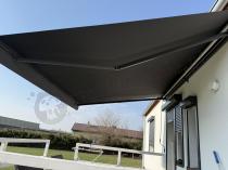 Aranżacja: Grafitowa markiza na taras Lea 395x300 - aluminium