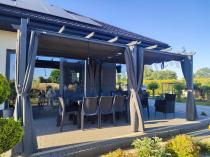 Aranżacja: Grafitowa pergola ogrodowa z zasłonami 3x5,5 stelaż aluminiowy Kirn