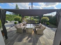 Aranżacja: Grafitowa pergola ogrodowa z zasłonami 4x4 Niro - Grey