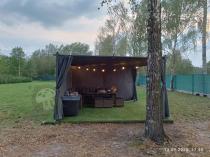 Aranżacja: Grafitowa pergola ogrodowa z zasłonami 4x4 Niro - Grey