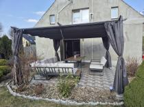 Aranżacja: Grafitowa pergola ogrodowa z zasłonami 4x4 Niro - Grey