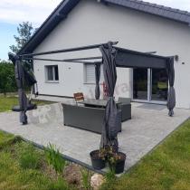 Aranżacja: Grafitowa pergola ogrodowa z zasłonami 4x4 Niro - Grey
