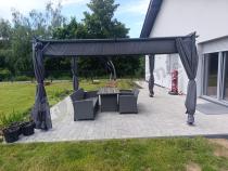 Aranżacja: Grafitowa pergola ogrodowa z zasłonami 4x4 Niro - Grey