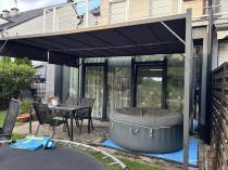 Aranżacja: Grafitowa pergola tarasowa Simi 3x4 m