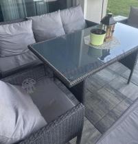 Aranżacja: Grafitowa sofa trzyosobowa z technorattanu 166cm Perata – Anthracite