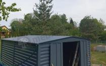 Aranżacja: Grafitowa szopa ogrodowa z grubszej blachy Dettel Plus 360x360x205cm - drzwi na zawiasach - Antracite A16