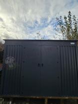 Aranżacja: Grafitowy domek narzędziowy Nittel Plus 300x240 cm - drzwi na zawiasach - Antracite A16