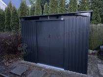 Aranżacja: Grafitowy domek narzędziowy z metalu Kaggen 261x181cm