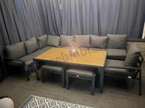Aranżacja: Grafitowy narożnik ogrodowy 184x294cm modułowy ze stołem obiadowym i fotelem Sodor Corner XXL - Dark Grey Polywood
