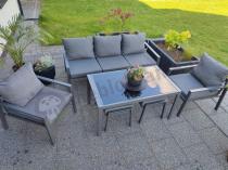 Aranżacja: Grafitowy zestaw mebli metalowych na taras Sodor Dining + pufy - Dark Grey