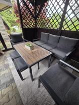 Aranżacja: Grafitowy zestaw mebli metalowych na taras Sodor Dining + pufy - Dark Grey Polywood