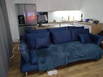 Aranżacja: Granatowa sofa rozkładana na drewnianych nóżkach Monte 242x110 cm Solar 79