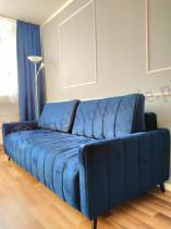 Aranżacja: Granatowa welurowa sofa kanapa z funkcją spania Molly 226x101 cm Riviera 81
