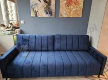Aranżacja: Granatowa welurowa sofa kanapa z funkcją spania Molly 226x101 cm Riviera 81
